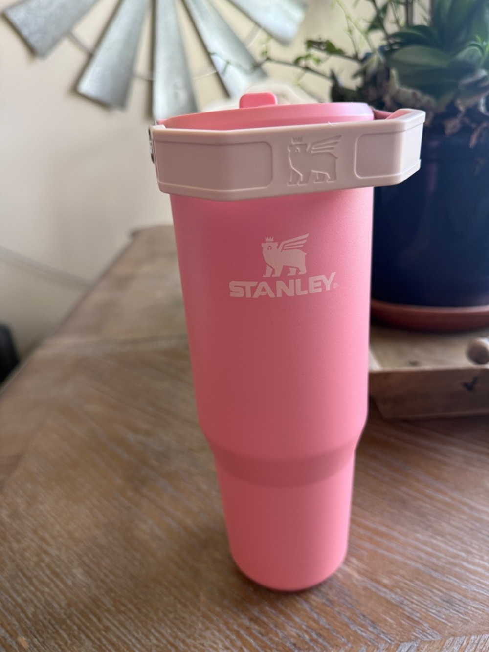Stanley IceFlow Flip Straw Tumbler EUC Pink Mesa 30oz